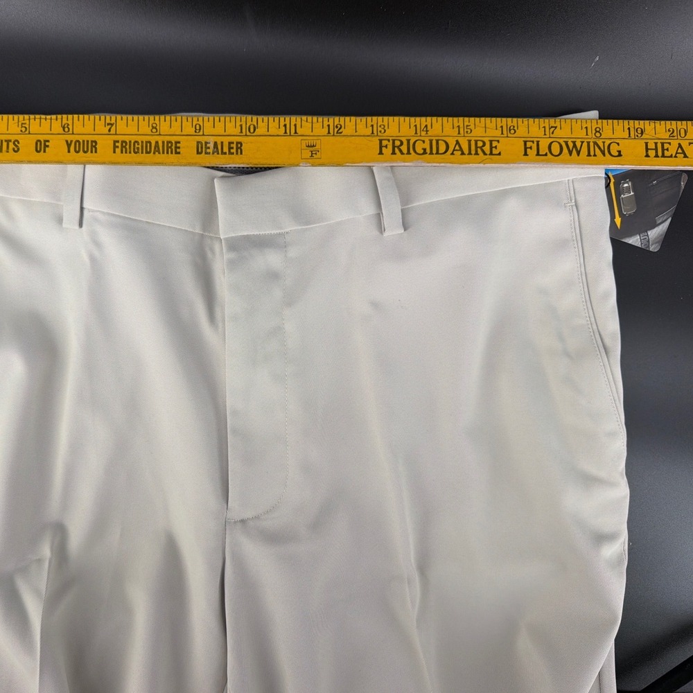 PGA Tour Ultimate Mens 36x30 Beige Golf Pants Stretch UPF 50 Motion Flex NWT New - Picture 13 of 16